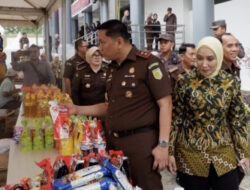 Peduli Sesama, Kajati Kaltim Buka Bazar Murah Ramdhan 2025
