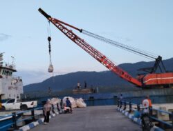 KM Karya Niaga Sandar Perdana Di Pelabuhan Teluk Sulaiman